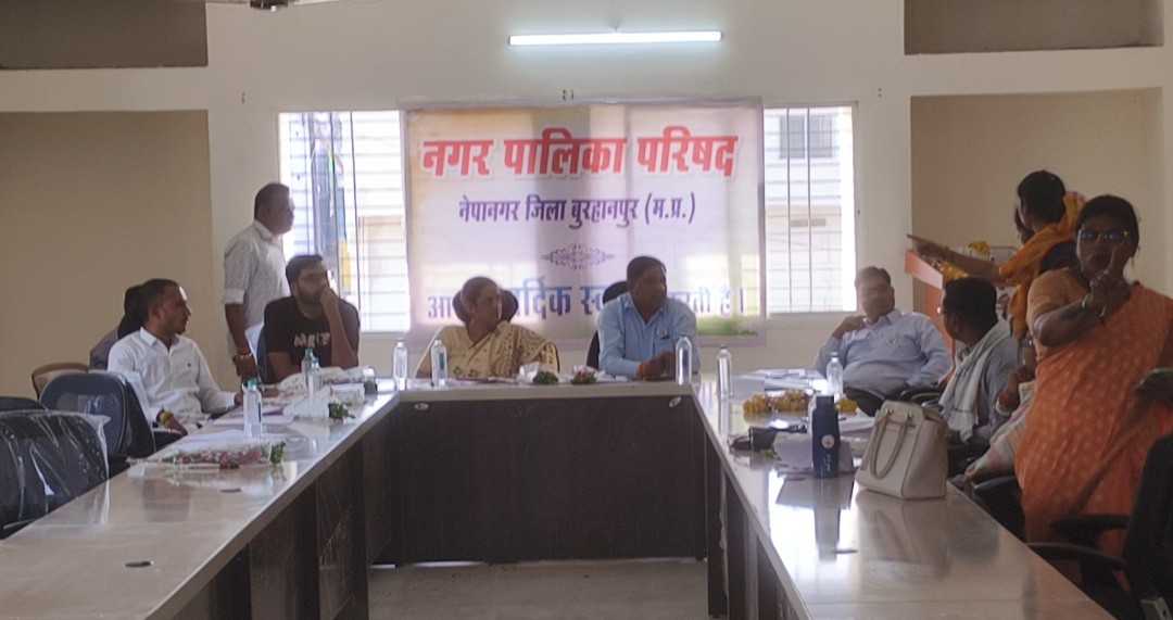 नगरपालिका की पीआईसी बैठक के दौरान महिला पार्षद और सीएमओ के बीच जमकर हुआ विवाद