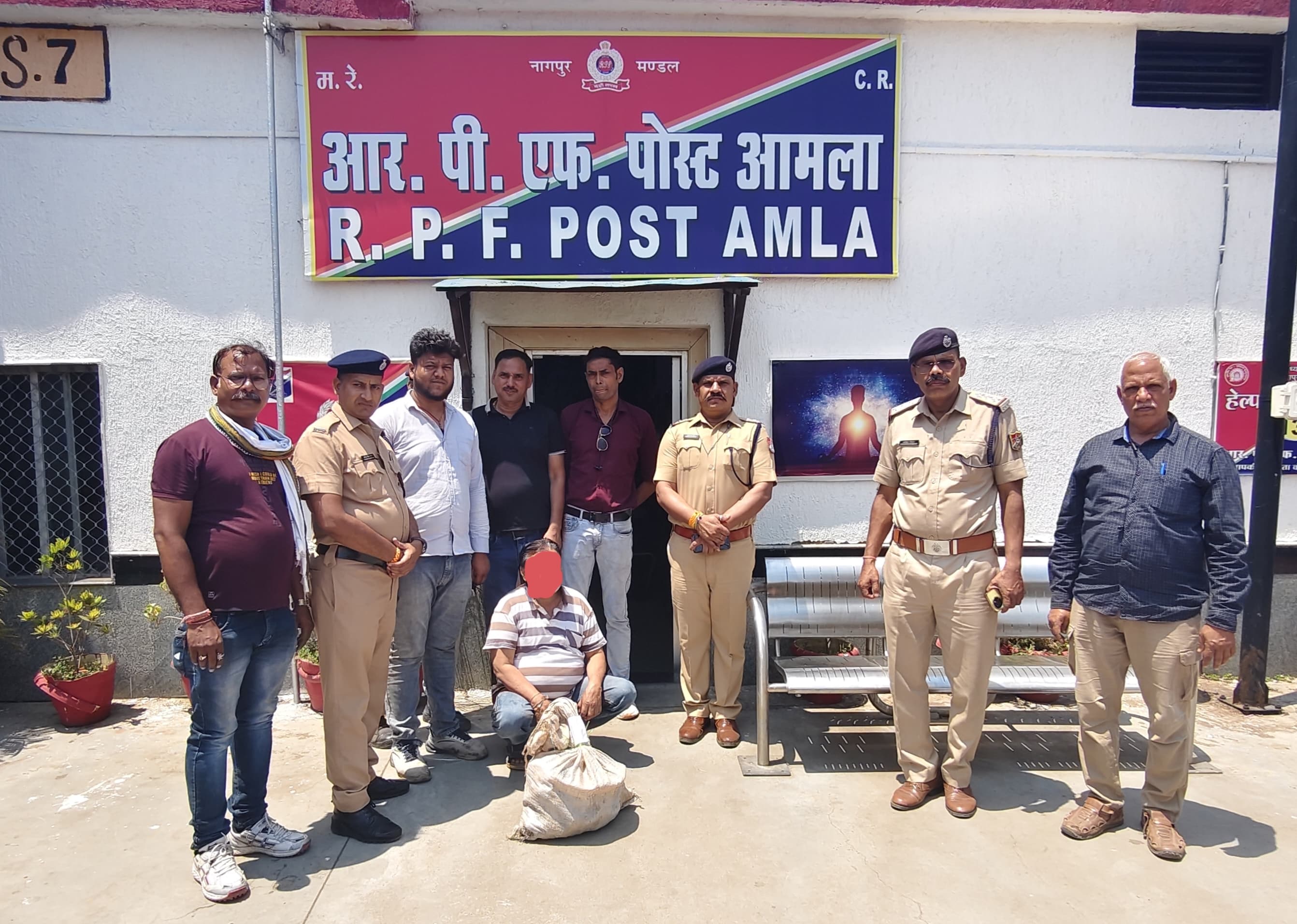*आर.पी.एफ. आमला की बड़ी कार्रवाई — रेल संपत्ति चोरी करने वाला गिरोह पकड़ा*