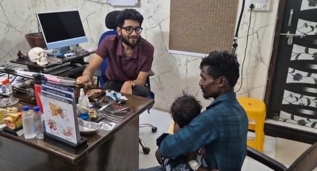 2 वर्षीय बच्ची के गले में फंसा क्लिप,दूरबीन से निकाला बाहर मासूम बच्ची को प्रदान किया नवजीवन,परिजनों ने ली राहत की सांस।,