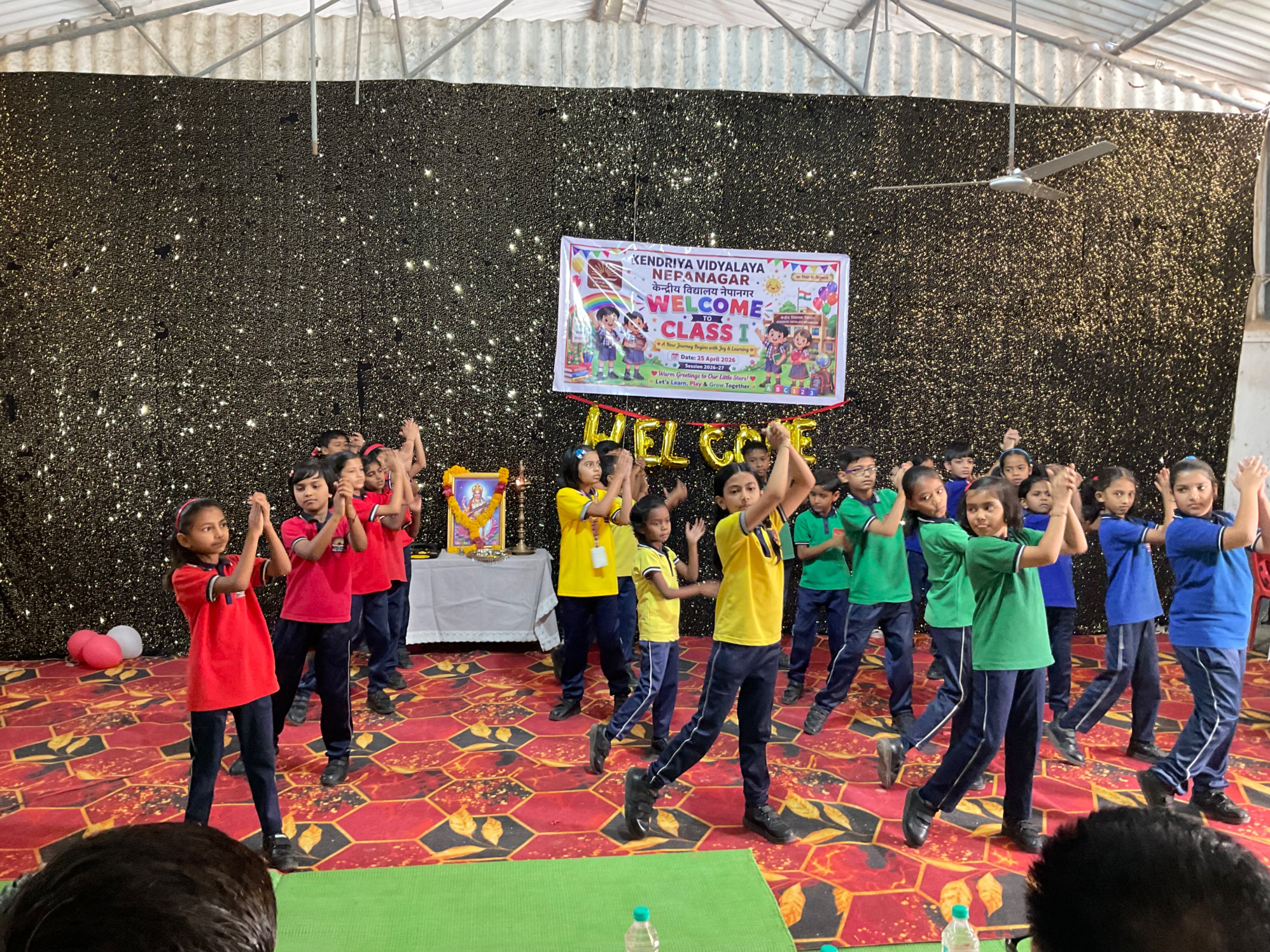 नेपानगर के केंद्रीय विद्यालय में कक्षा एक के बच्चों का प्रथम दिवस पर स्वागत किया गया, विद्यालय परिवार द्वारा 