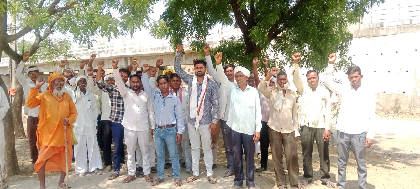 खकनार के पांगरी बांध परियोजना कर किसानों ने जिलाअधिकारी का माना आभार पूरी हुई मांग