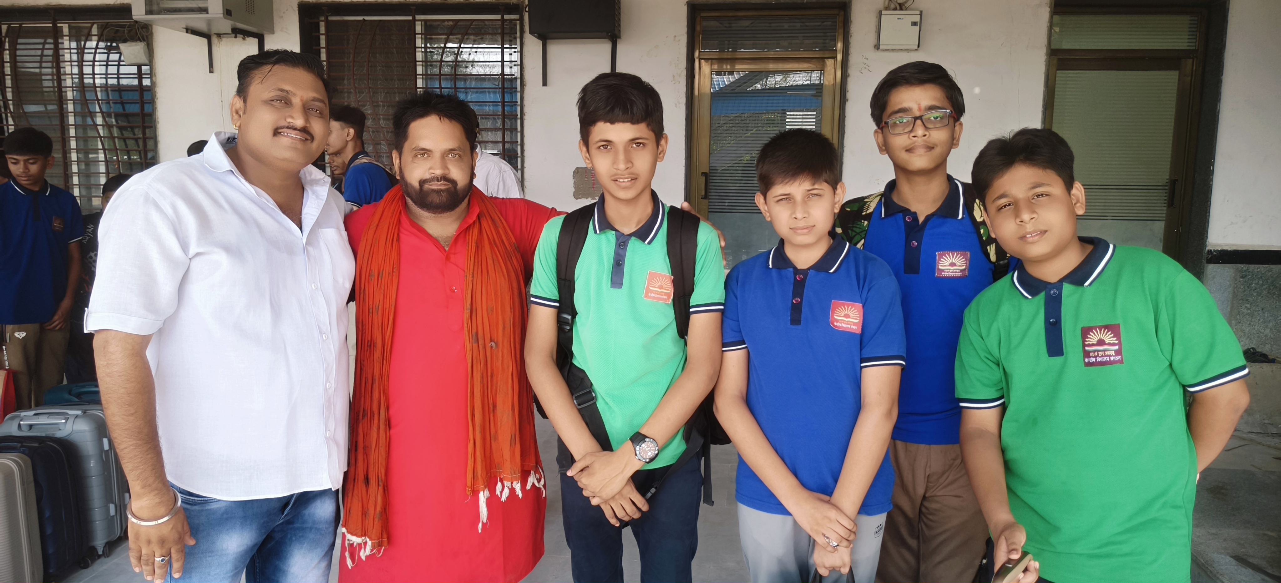 नेपानगर के केंद्रीय विद्यालय के छात्र-छात्राएं स्पोर्ट खेलने के लिए भोपाल, ग्वालियर ,इंदौर के लिए आज रवाना हुए