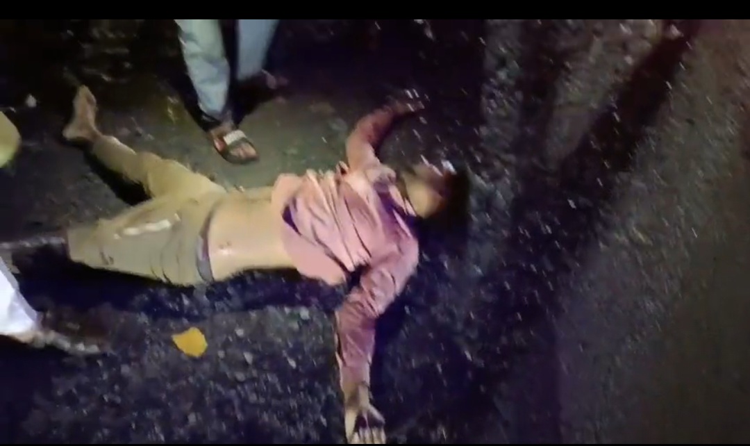 अज्ञात वाहन ने ऐसी टक्क-र मारी की बच नहीं पाया बाइक सवार, नहीं हो पाई शिनाख्त 