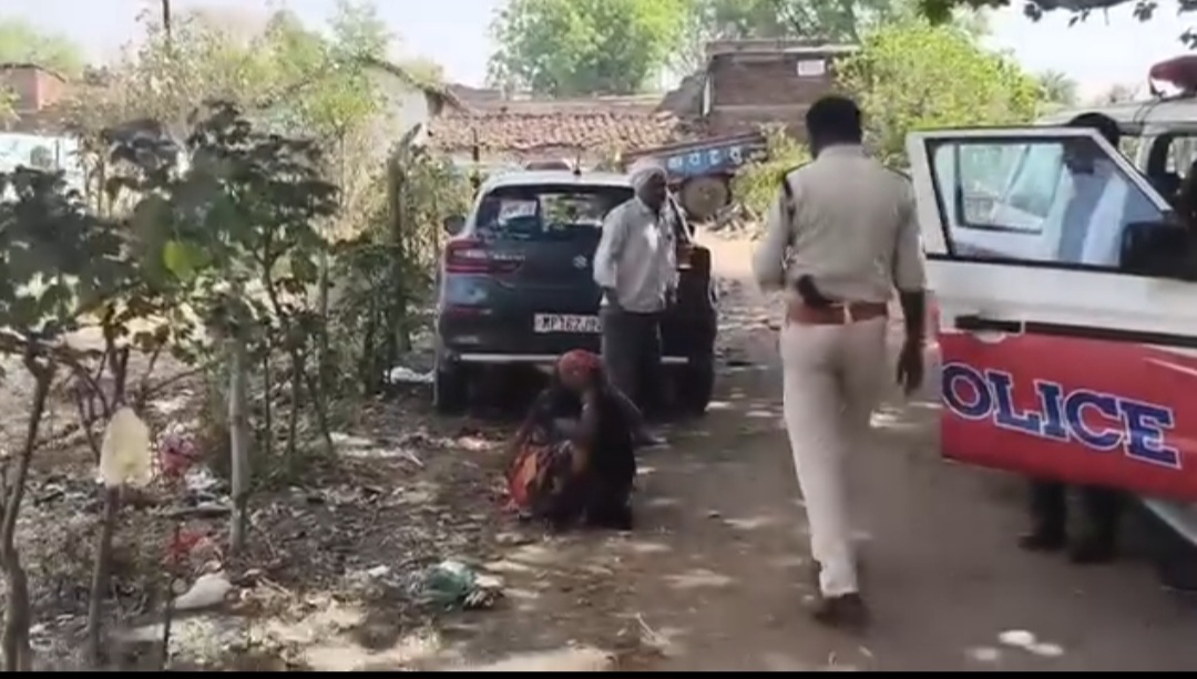 #बड़ी_खबर चंदला थाना क्षेत्र, ग्राम बलकोरा की घटना एक महिला की हत्या का मामला सामने आया है...परिजनों का रो रो कर बुरा हाल 