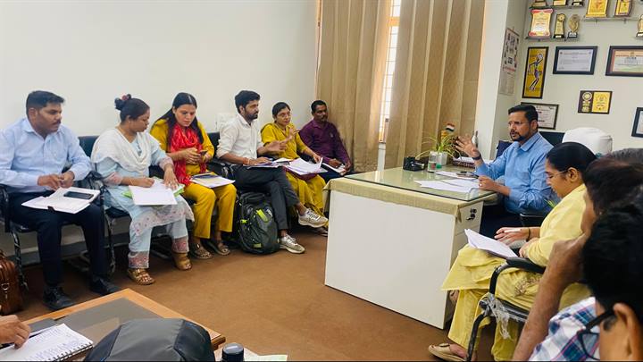 बैतूल में जल संकट समाधान हेतु डॉ सिंह की बैठक