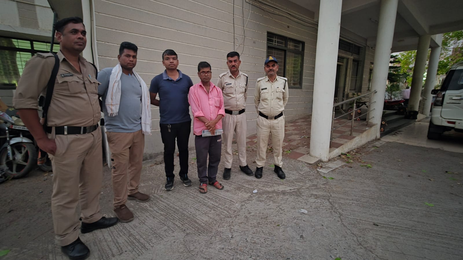 मुलताई पुलिस की कार्रवाई: सट्टा लिखते आरोपी गिरफ्तार