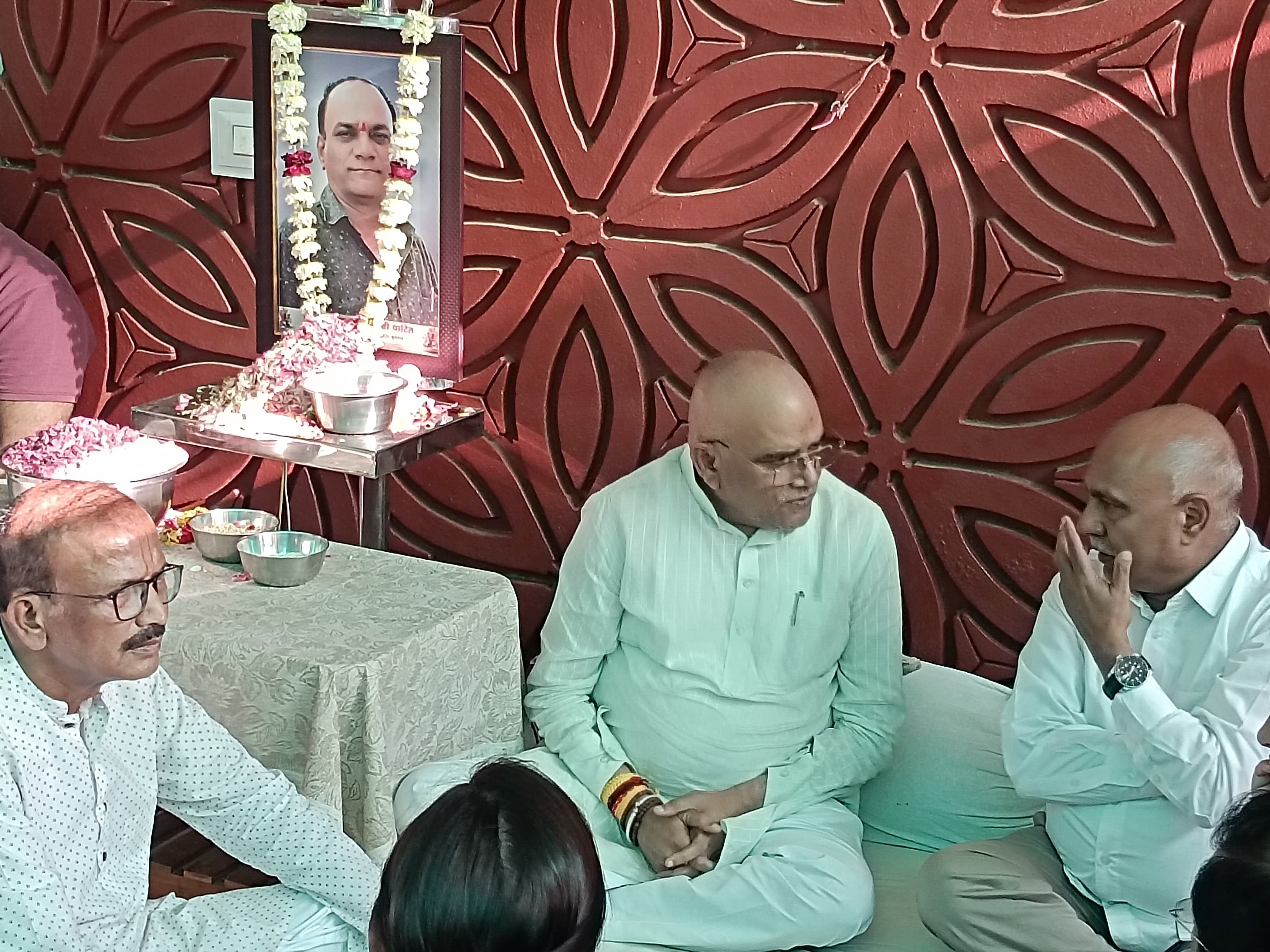 “शोक में डूबा बोहरड़ा—प्रदेश अध्यक्ष हेमंत खंडेलवाल ने पहुंचकर दी श्रद्धांजलि”