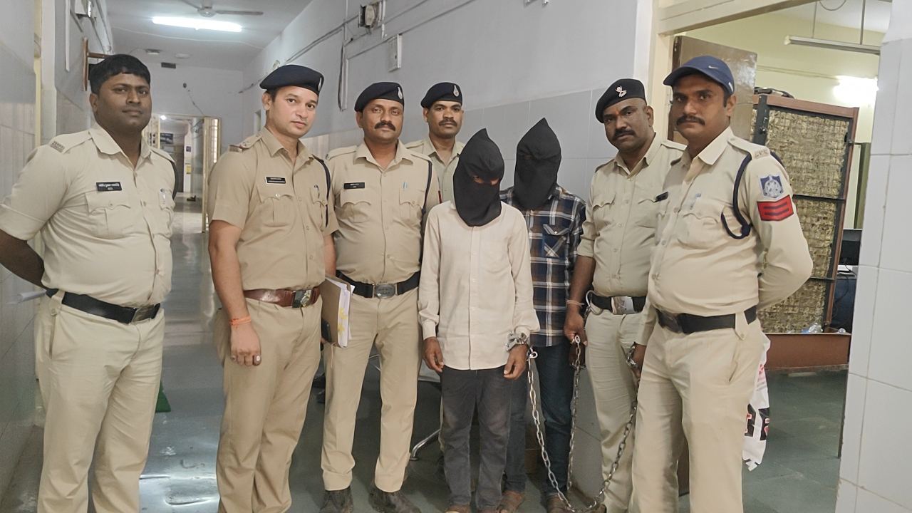 “नावरा लूट कांड का पर्दाफाश—दो आरोपी गिरफ्तार, लाखों का माल बरामद, बाकी की तलाश जारी!”