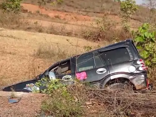 पन्ना में मौत को मात देकर लौटा चालक: बीरमपुरा मोड़ पर बेकाबू होकर कई बार पलटी स्कॉर्पियो, मची अफरा-तफरी