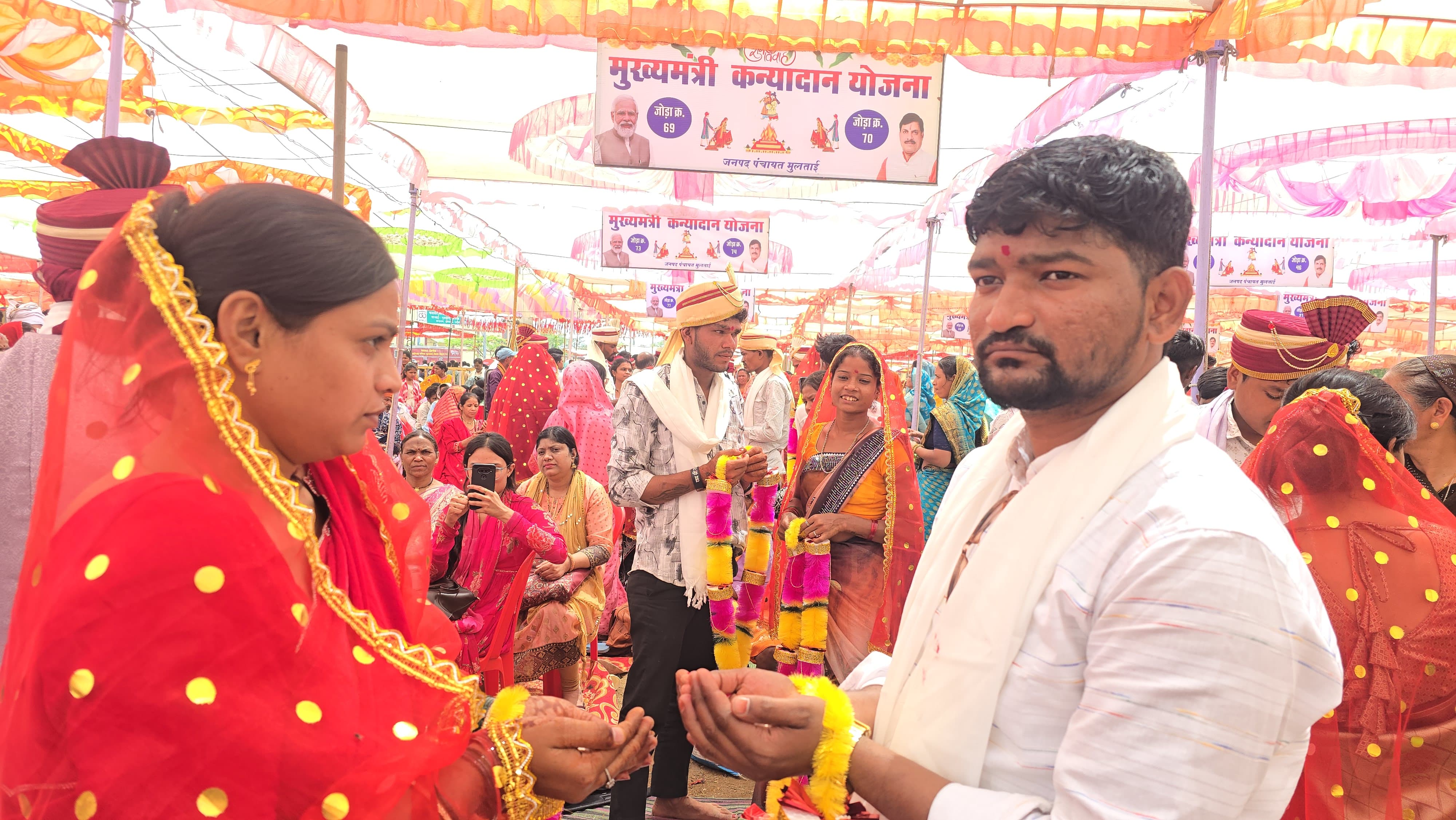 मुख्यमंत्री कन्या विवाह-निकाह योजना में 200 जोड़े बंधे विवाह बंधन में।