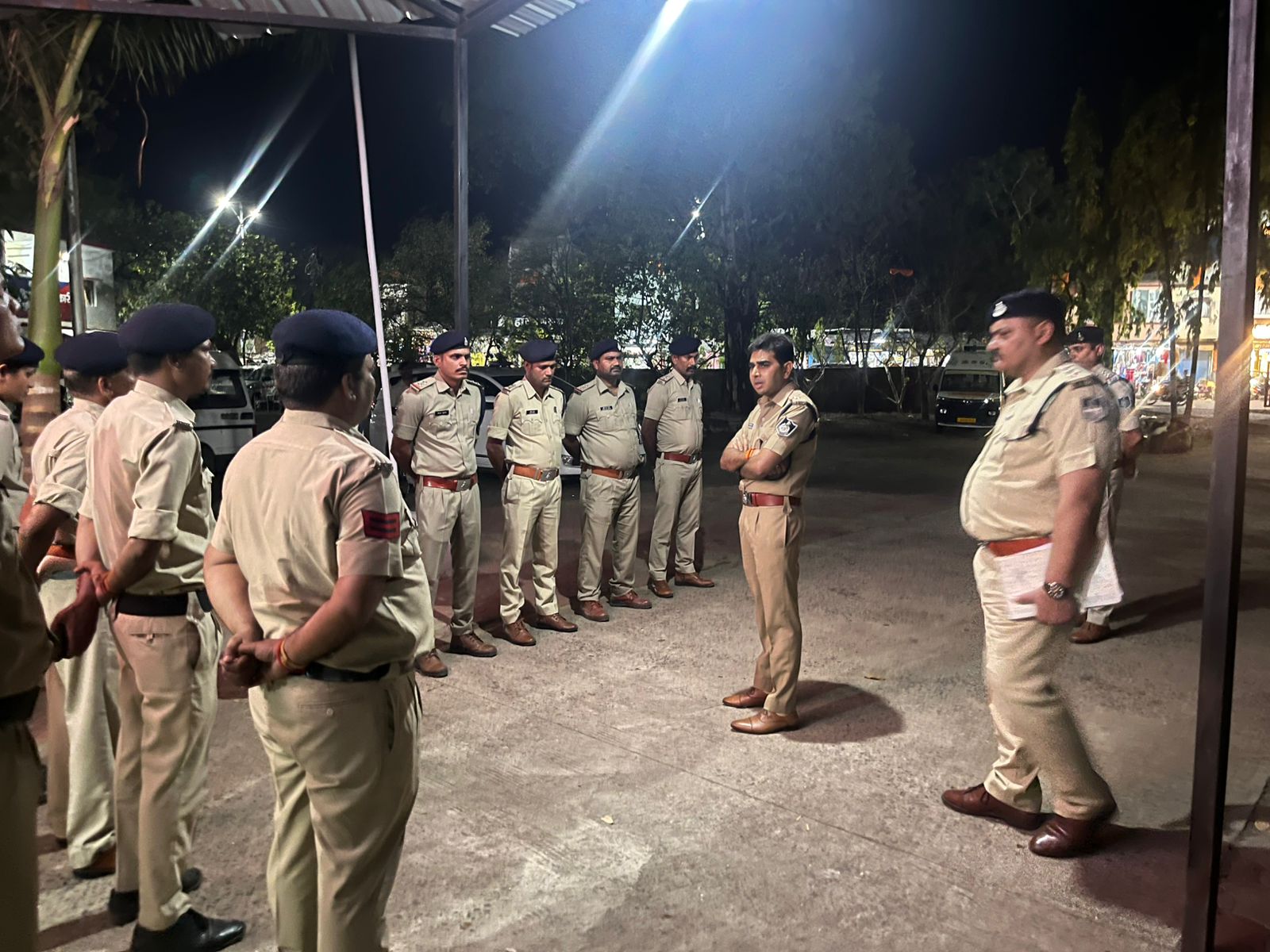  नरसिंहपुर पुलिस अधीक्षक श्री ऋषिकेश मीना का थाना गोटेगांव एवं ठेमी में औचक निरीक्षण*