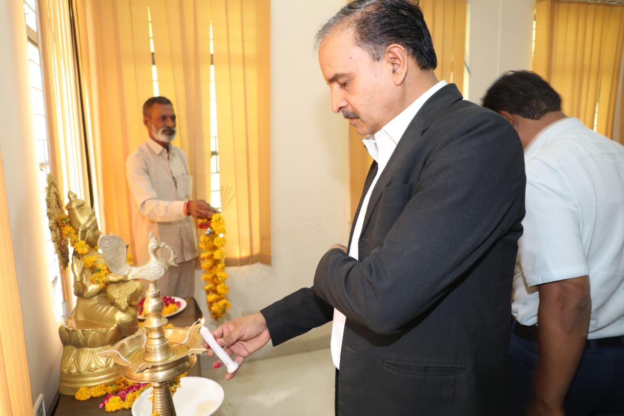 नर्मदापुरम जिले की पिपरिया तहसील कोर्ट में लगी नेशनल लोक अदालत, 6 खंडपीठों ने निपटाए मामले। 5 जोड़े समझाइए के बाद साथ रहने को हुए राजी।