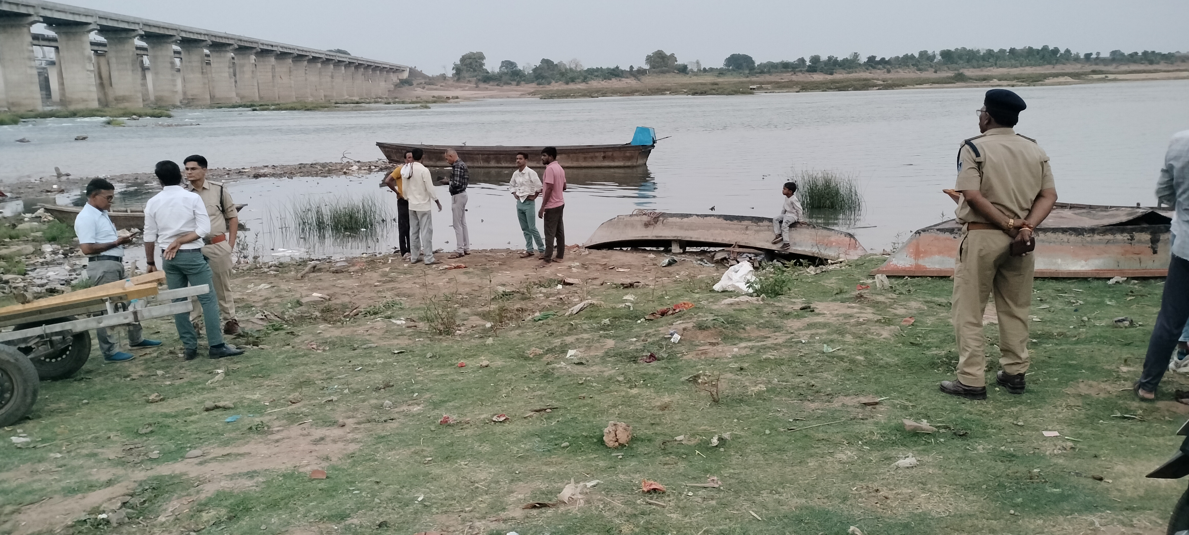 नर्मदा में नहाने गए 6 दोस्तों में से एक युवक डूबा, देर शाम तक नहीं मिला सुराग
