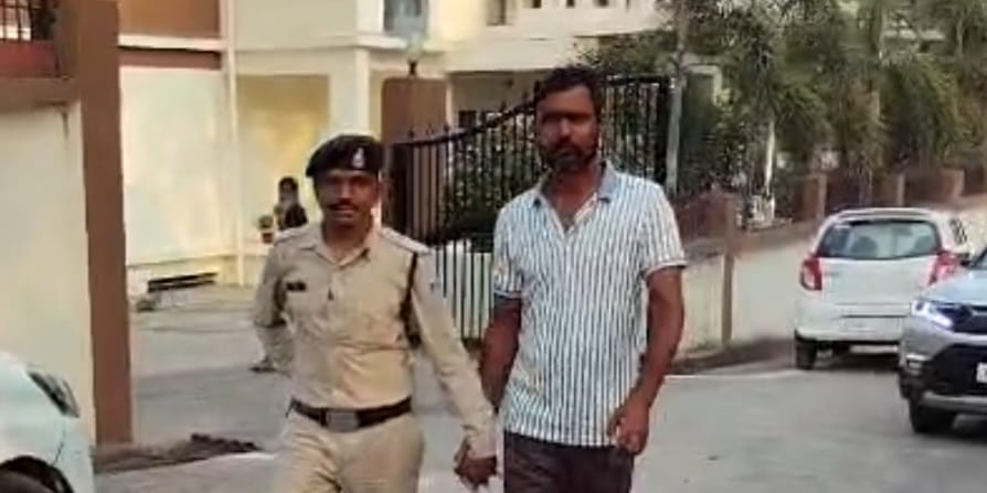 नरसिंहपुर में अंतरराष्ट्रीय फर्जीवाड़ा गिरोह का पर्दाफाश