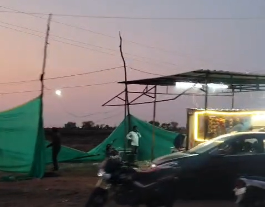भोपाल विदिशा हाइवे पर रायसेन भोपाल की बॉर्डर पर अवैध शराब बिक्री जोरों पर, नही हो रही कार्रवाई