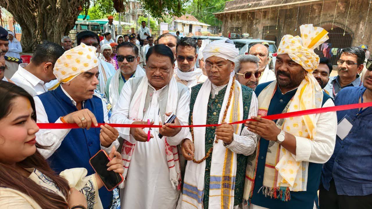 मंडला जिले के रामनगर आदि उत्सव में मेगा हेल्थ कैंप का केंद्रीय मंत्री जुएल ओरांव ने किया उद्घाटन