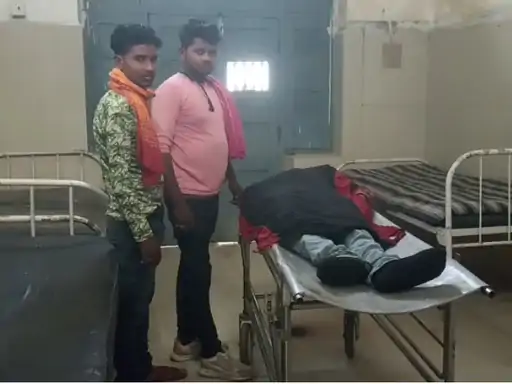 पन्ना: अजयगढ़ क्षेत्र में भीषण सड़क हादसा, 2 दोस्तों की दर्दनाक मौत, तीसरा रीवा रेफर; एक मृतक की थी आज शादी की सालगिरह