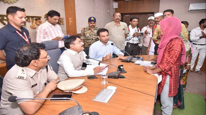 बैतूल में जनसुनवाई: प्रभारी मंत्री का सख्त निर्देश, आवेदनों का 7 दिनों में करें निराकरण