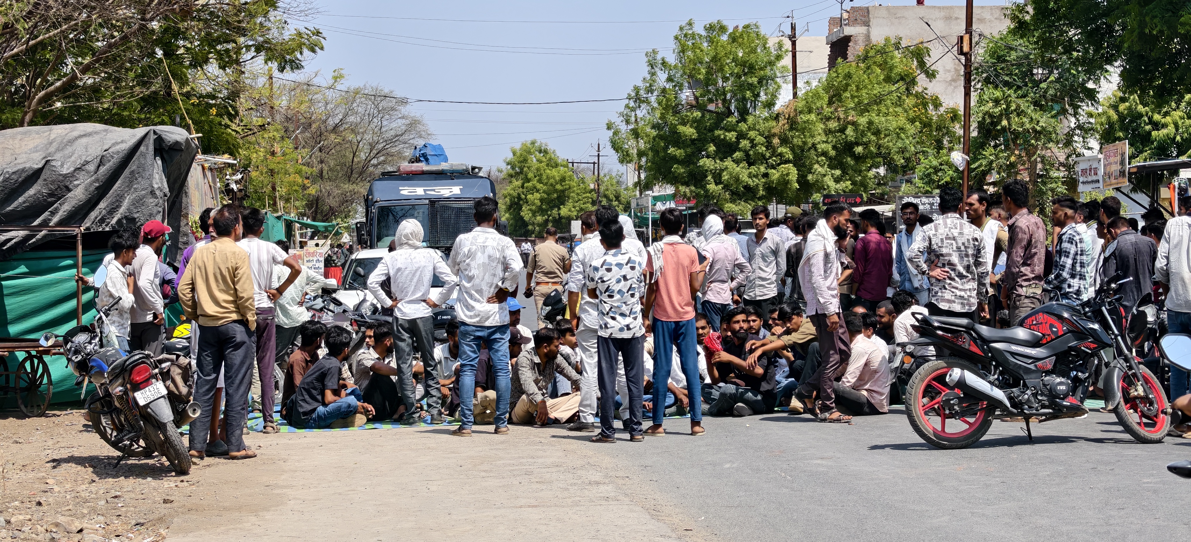 मेले की रंजिश में गई कृष्णपाल की जान! जहर देकर हत्या का आरोप, गिरफ्तारी की मांग पर खामरिया से आलोट तक बवाल