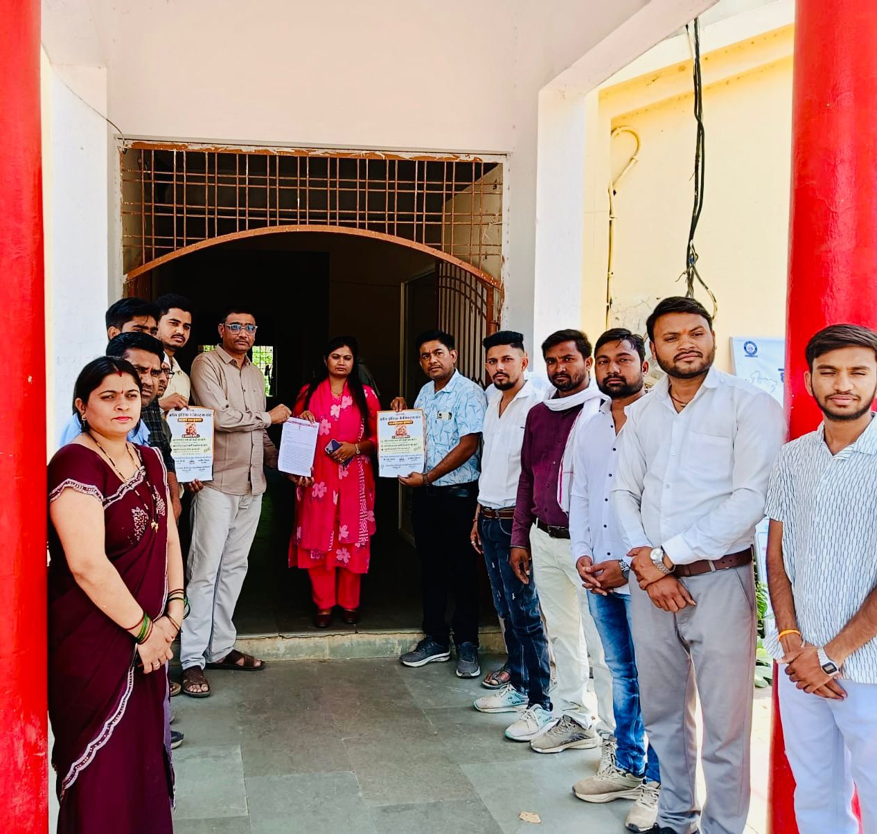 खकनार में केमिस्टों की एक दिवसीय सांकेतिक हड़ताल अवैध ऑनलाइन दवा बिक्री के विरोध में बंद रही मेडिकल