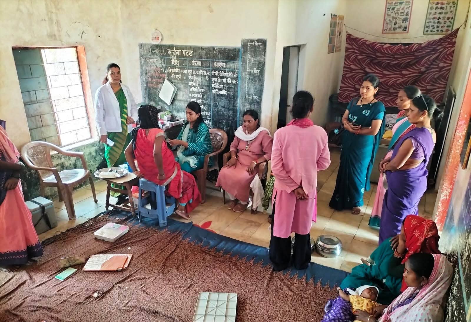 मुख्य चिकित्सा एवं स्वास्थ्य अधिकारी/महिला बाल विकास अधिकारी का हेल्थ एंड वेलनेस सेंटरों का संयुक्त भ्रमण