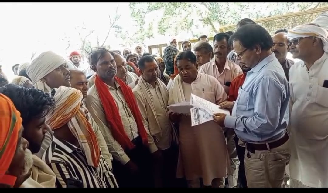 *46 डिग्री तापमान में किसानों का हल्लाबोल: कलेक्ट्रेट पर धरना, 15 सूत्रीय ज्ञापन सौंपा*  *