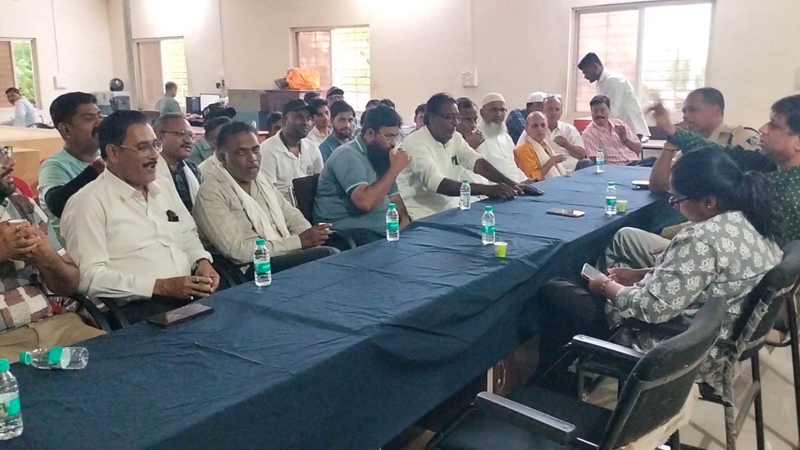 बकरीद को लेकर प्रशासन अलर्ट,शांति समिति बैठक में भाईचारे और सौहार्द का दिया संदेश ,अफवाहों से दूर रहने और कानून व्यवस्था बनाए रखने की अपील