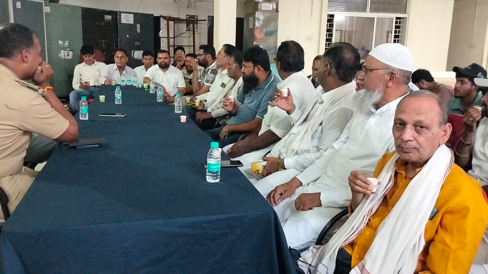 बकरीद को लेकर प्रशासन अलर्ट,शांति समिति बैठक में भाईचारे और सौहार्द का दिया संदेश ,अफवाहों से दूर रहने और कानून व्यवस्था बनाए रखने की अपील
