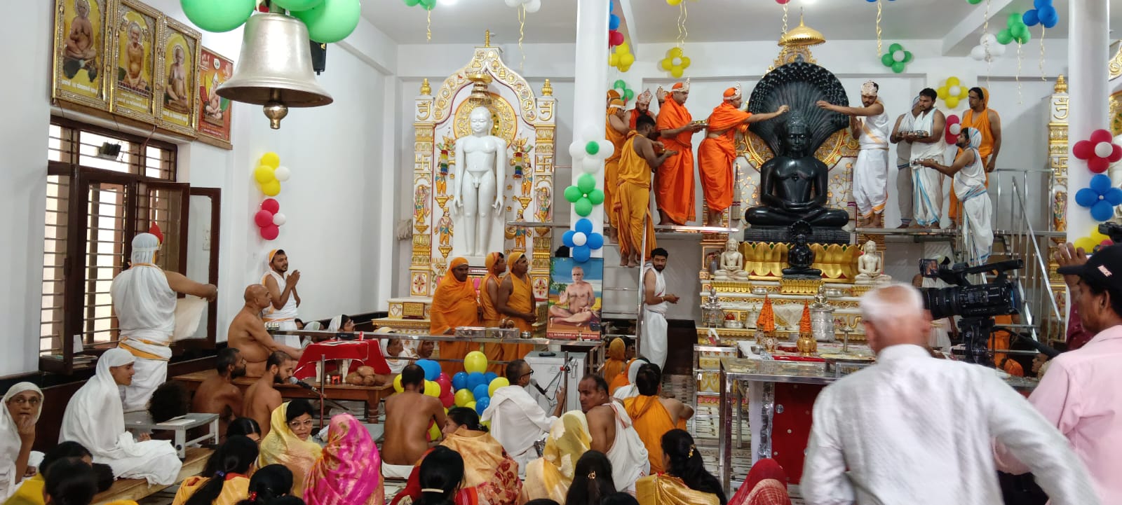 मुनि प्रणम्य सागर एवं आर्यिका माताजी के सानिध्य मे संपन्न हुआ महामस्तकाभिषेक 