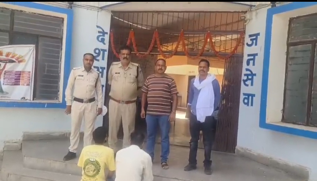 घरेलु विवाद में भतीजों ने चाचा को घोंपा चाक़ू, शरीर में ही रह गया धंसा 