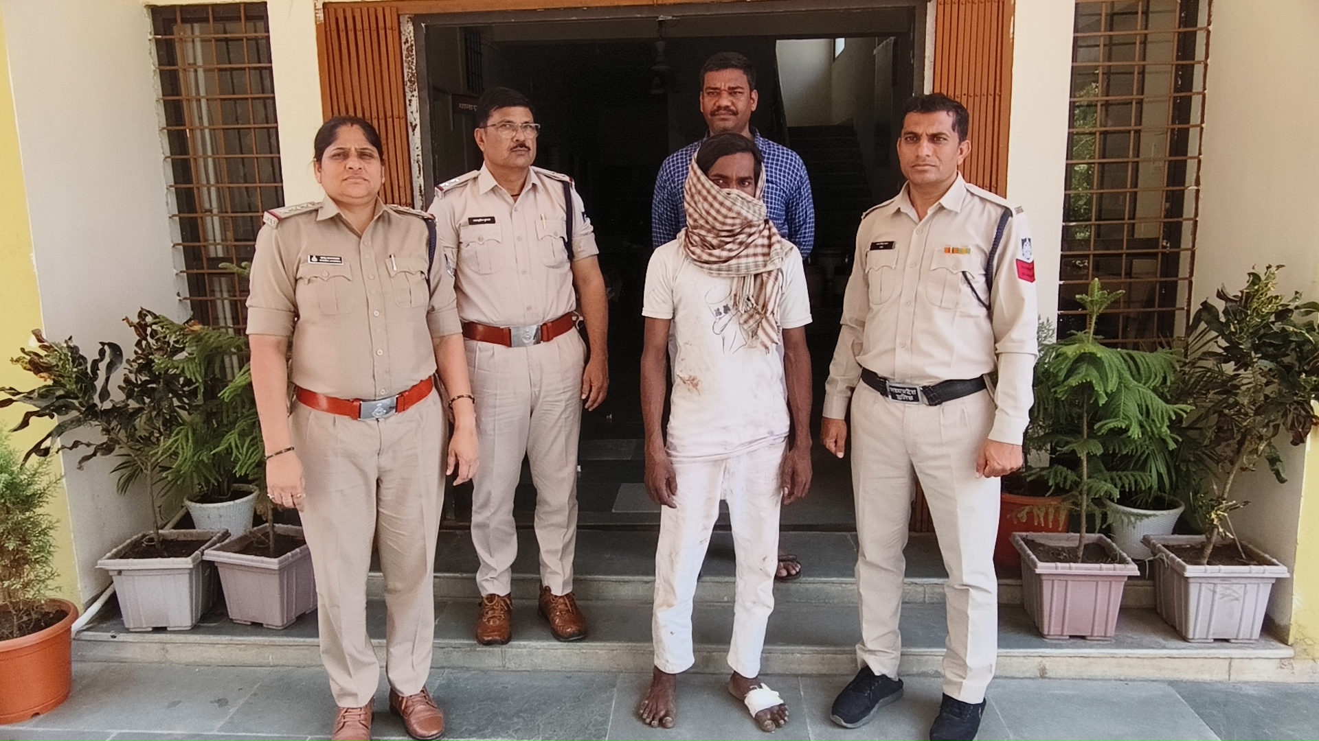 नाबालिक लड़की को लेकर भाग जीजा, 25 दिन बाद पुलिस ने किया गिरफ्तार 