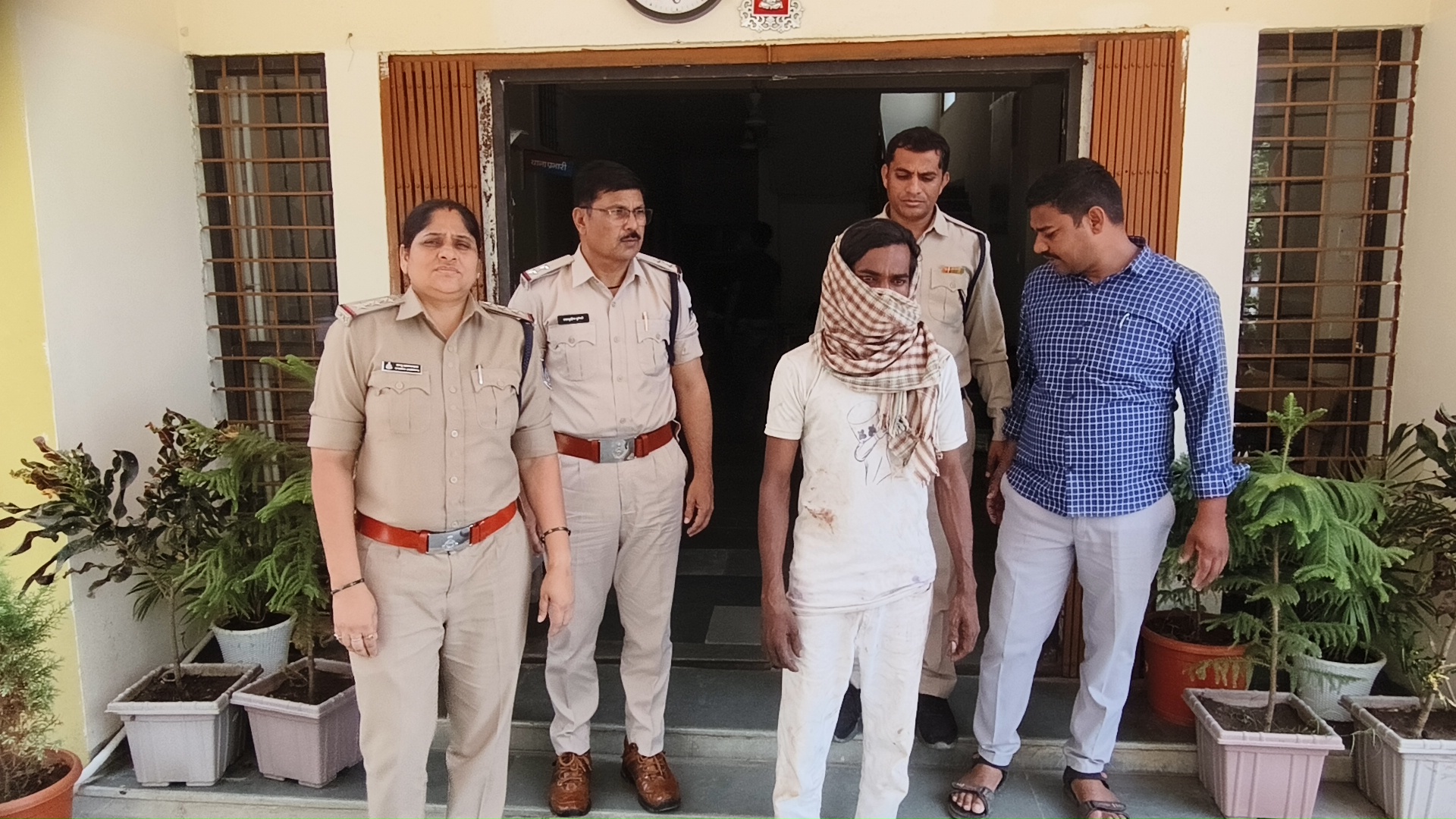 नाबालिक लड़की को लेकर भाग जीजा, 25 दिन बाद पुलिस ने किया गिरफ्तार 