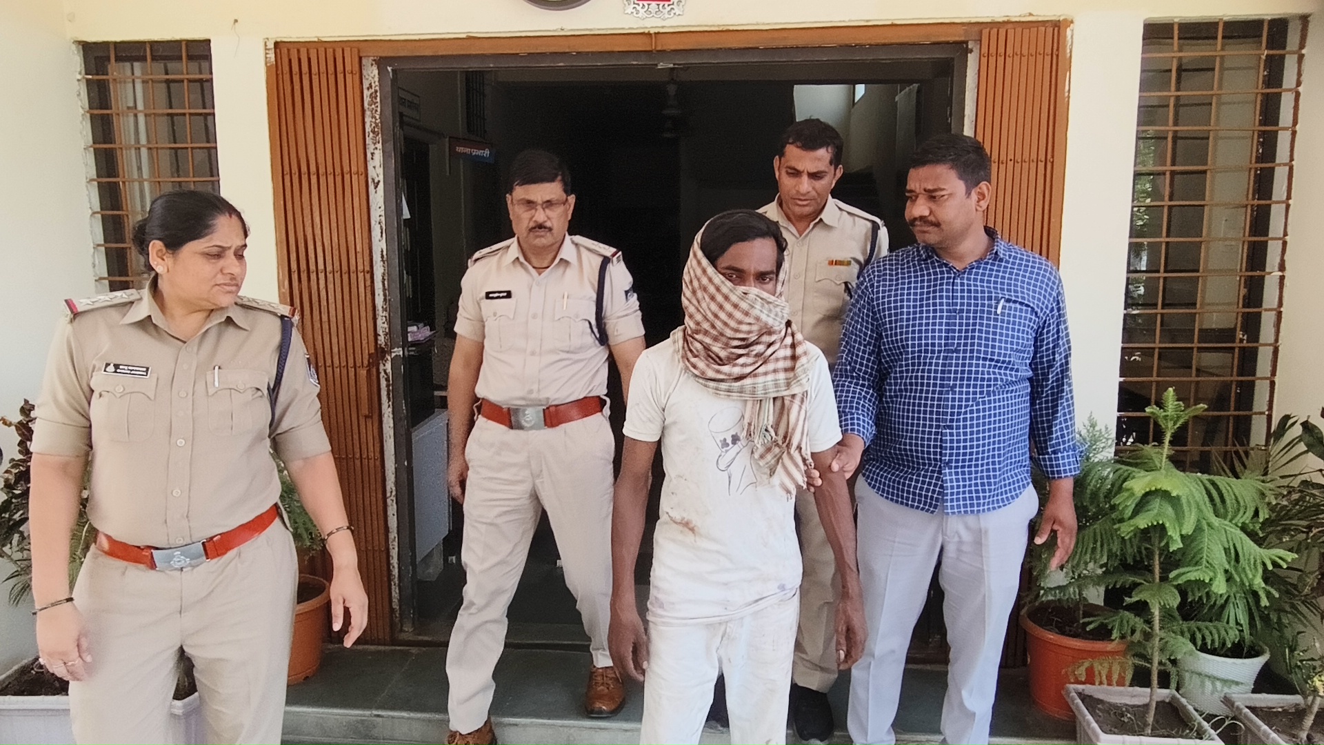 नाबालिक लड़की को लेकर भाग जीजा, 25 दिन बाद पुलिस ने किया गिरफ्तार 