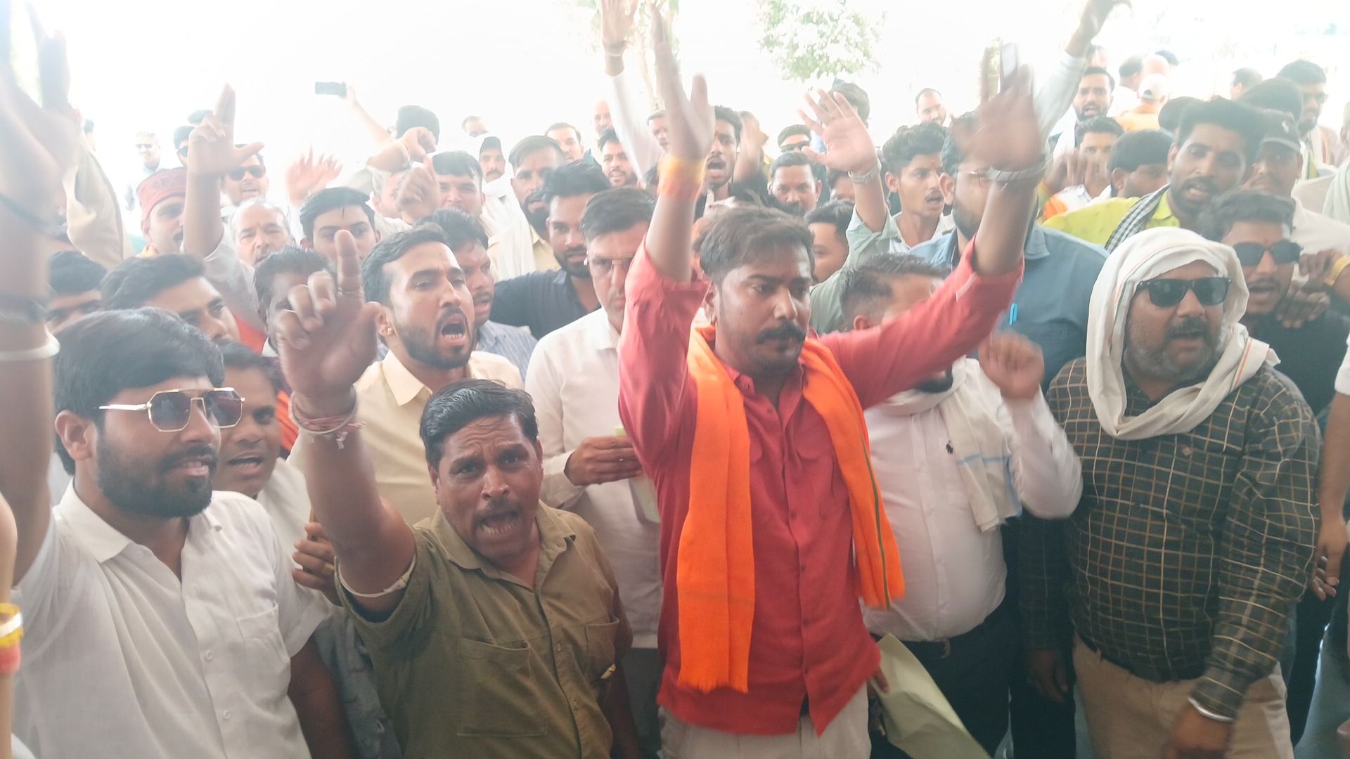 72 घंटे में बिजली कटौती बंद नहीं हुई तो चक्का जाम