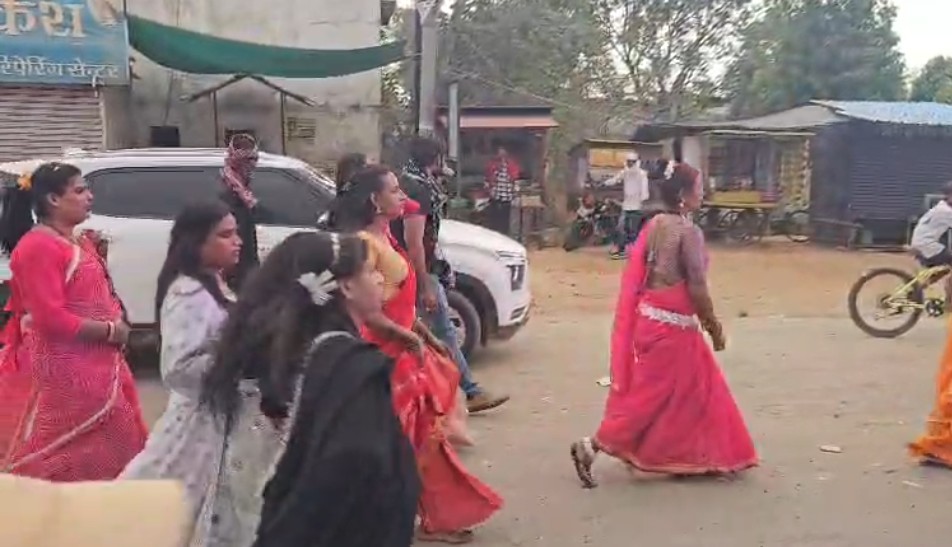 शहडोल में किन्नर महासमागम, 6 किन्नरों की घर वापसी और पट्टाभिषेक
