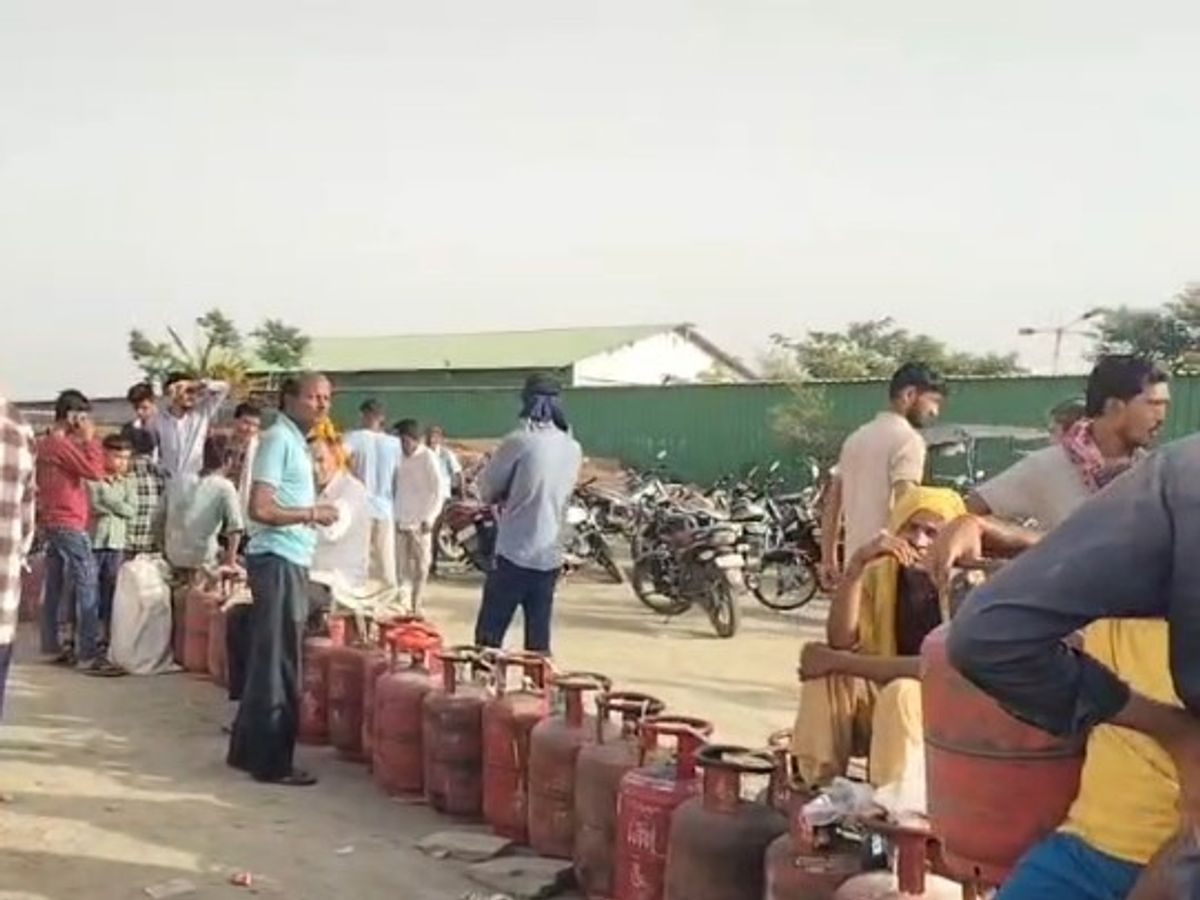 पन्ना: गैस एजेंसी की धांधली का शिकार हुए उपभोक्ता, सिलेंडर से अधिक काटी रसीदें