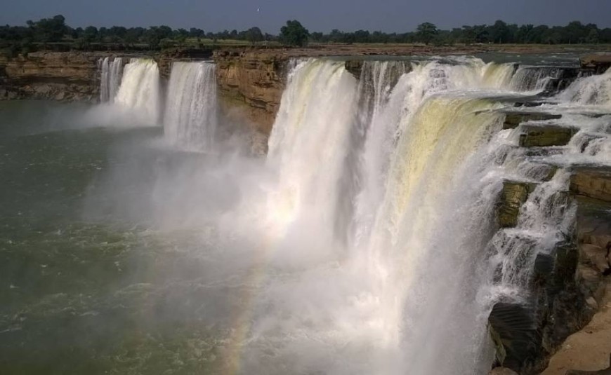 तीरथगढ़ जलप्रपात का सौंदर्य