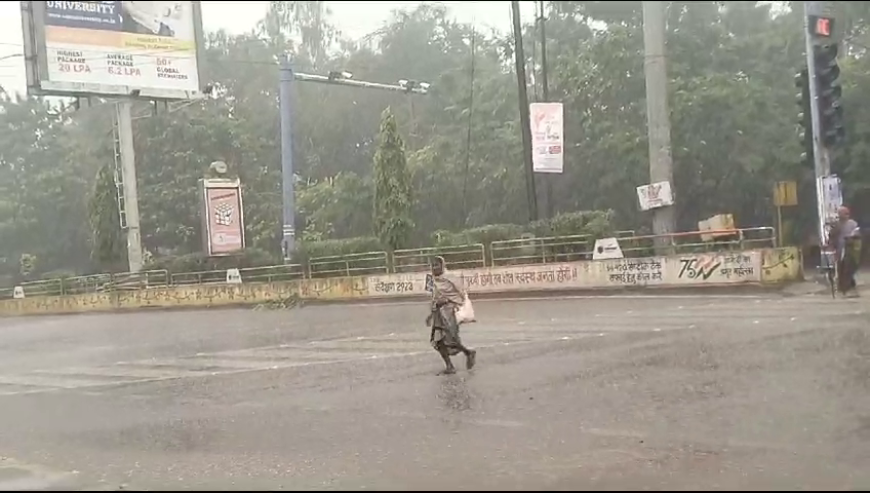 राजधानी में मौसम हुआ सुहाना,देखे कहां कहां बारिश ?