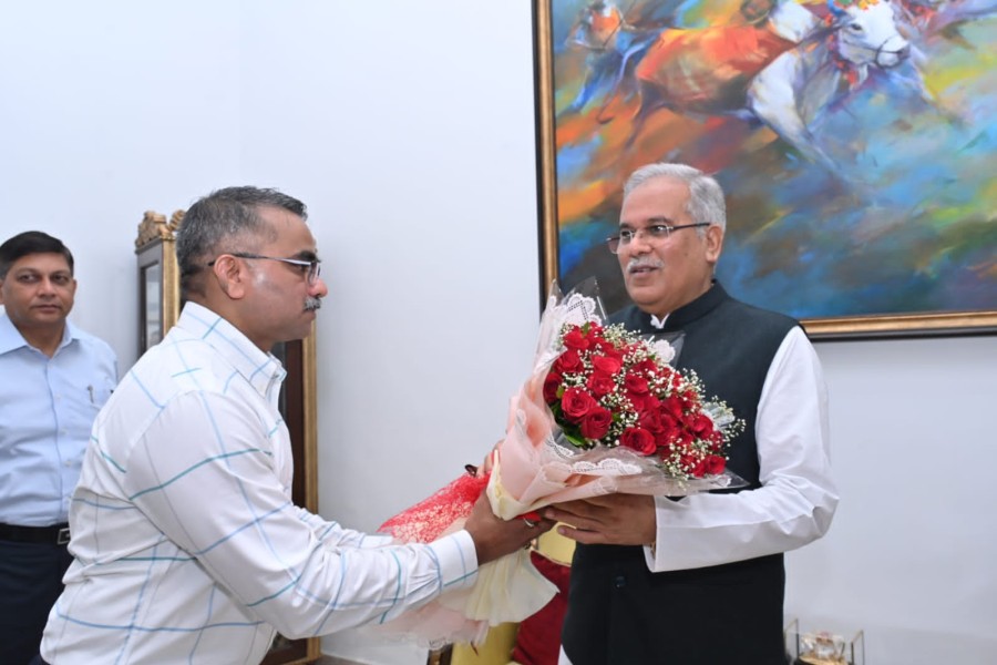 CM भूपेश का बर्थडे,प्रमुख अधिकारियों ने दी बधाई