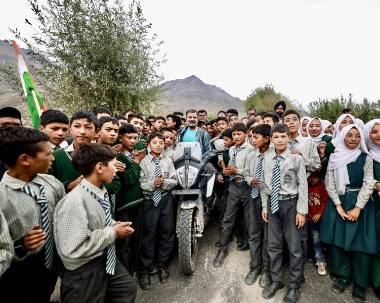 चीन ने हमसे हजारों किमी जमीन छीनीं,लद्दाख में बोले राहुल गांधी