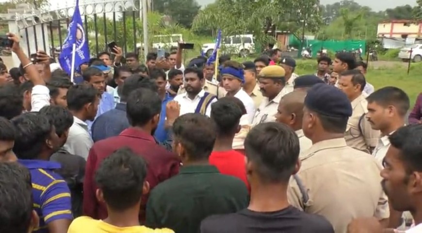 सारंगगढ़ में भीम आर्मी का हल्लाबोल