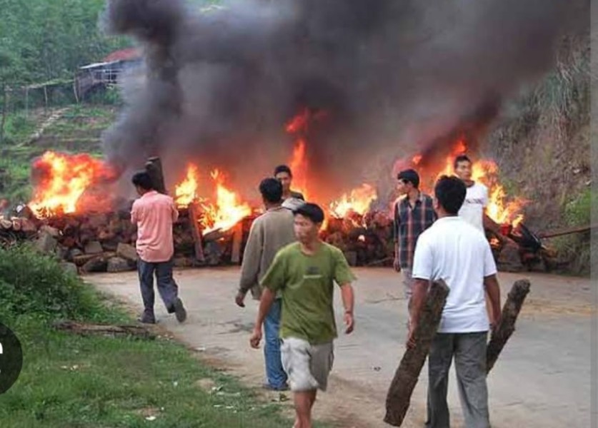 मणिपुर में फिर हिंसा, बीजेपी दफ्तर में लगाई आग