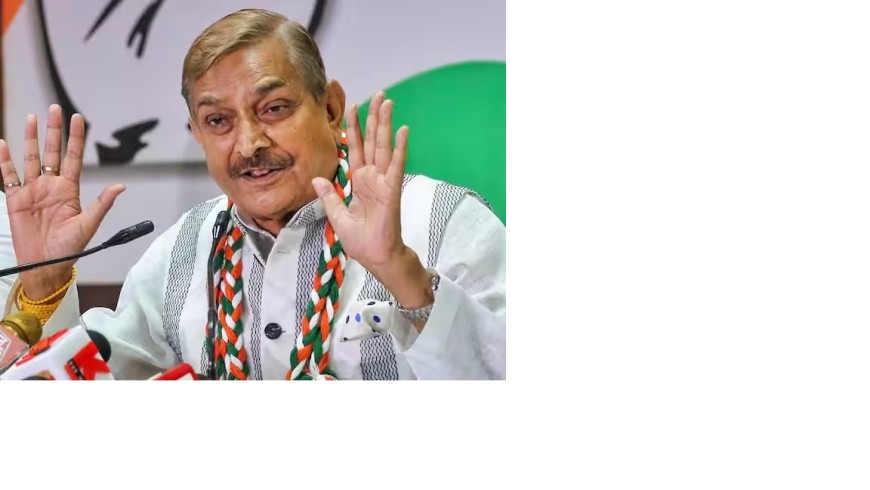 कांग्रेस सांसद प्रमोद तिवारी का सिंधिया पर हमला बोले- हमारे यहाँ काला कौवा अपशगुन होता है