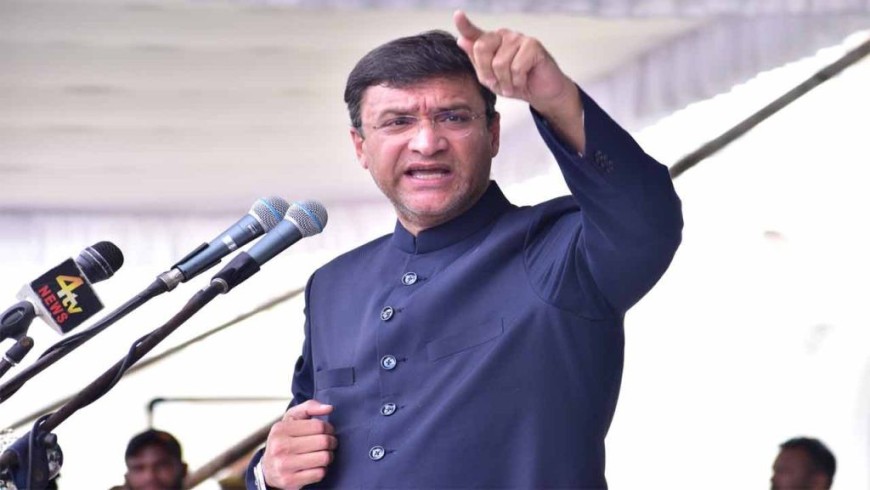 तेलंगाना विधानसभा चुनाव प्रचार खुलेआम एक पुलिस इंस्पेक्टर को धमकाने के मामले मेंआईएमआईएम नेता अकबरुद्दीन ओवैसी  पर एफआईआर दर्ज