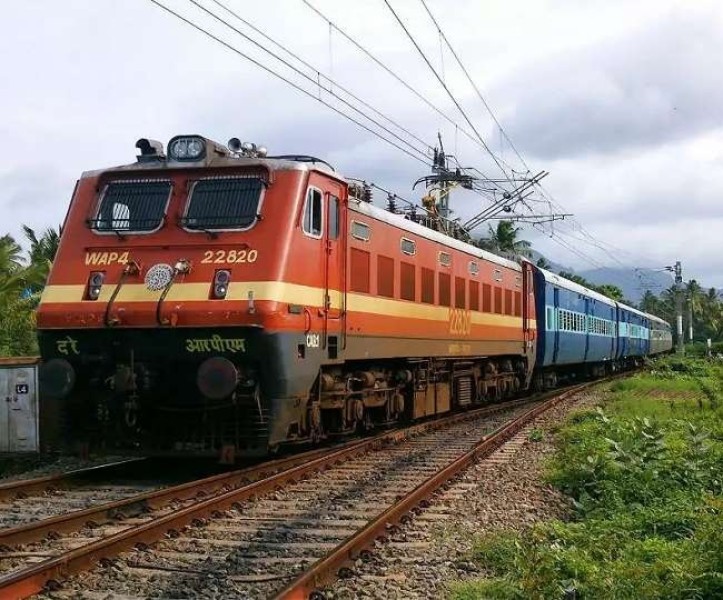किसान आंदलन के चलते सुरक्षा को ध्यान में रखते हुए रेल प्रशासन द्वारा  कुछ रेल   का मार्ग  परिवर्तन किया गया है