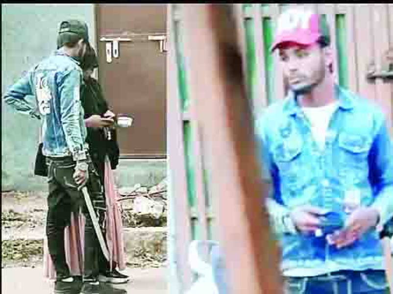 तलवार लहराकर खुलेआम गुंडागर्दी करने वाला बदमाश पुलिस से दूर