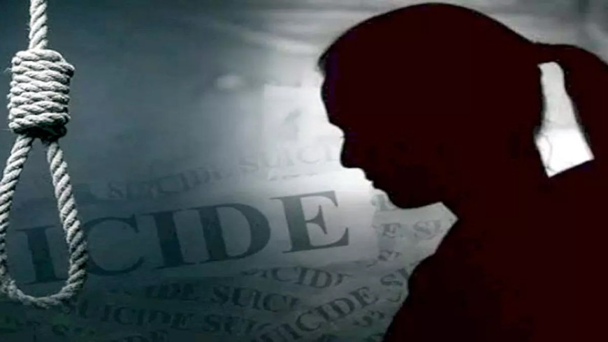 चिरायु मेडिकल कॉलेज का मामला एमबीबीएस की छात्रा का शव फांसी के फंदे पर लटका मिला