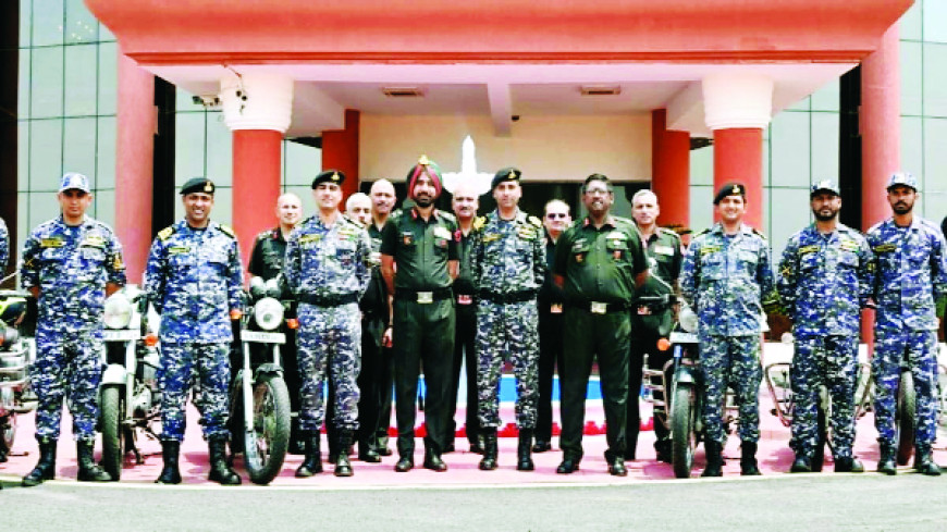 आईएनएस ब्रह्मपुत्र की 25वीं वर्षगांठ मनाने 18 अप्रैल को मुंबई से रवाना हुआ था दल, भोपाल पहुंची नौसेना की मोटरसाइकिल अभियान टीम