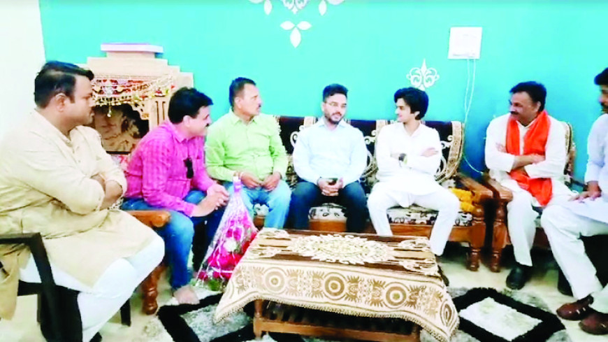 महाआर्यमन ने यूपीएससी में चयनित मानव