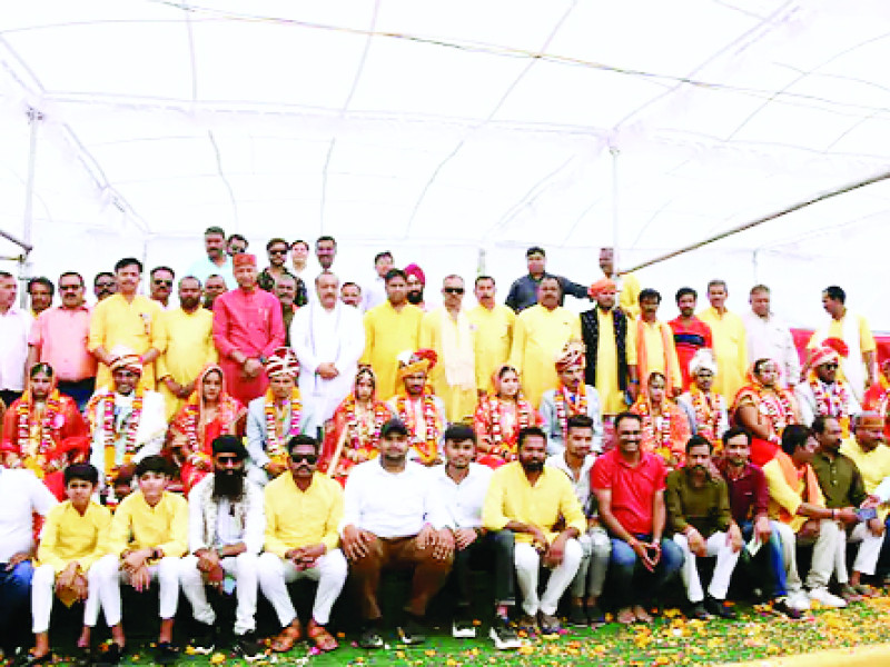 हनुमान प्रकटोत्सव पर सामूहिक विवाह सम्मेलन 11 जोड़े परिणय बंधन में बंधे